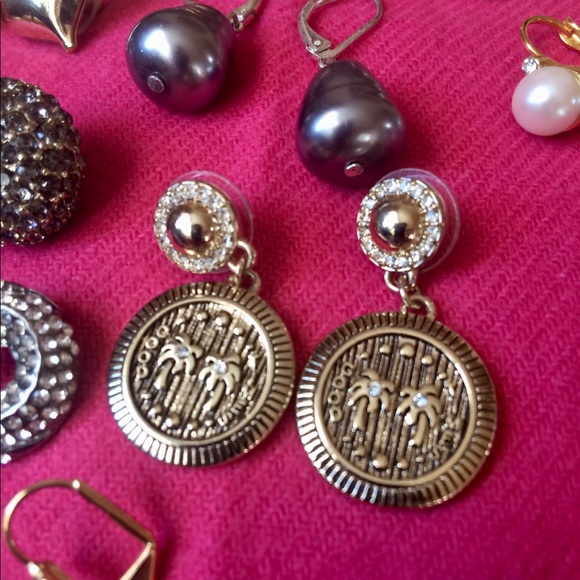 Post earrings - Picture 3 of 6